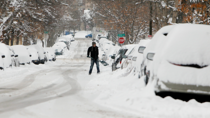 Illustration for article titled The Blizzard Has Screwed Roads, Highways And Airports In The Northeast